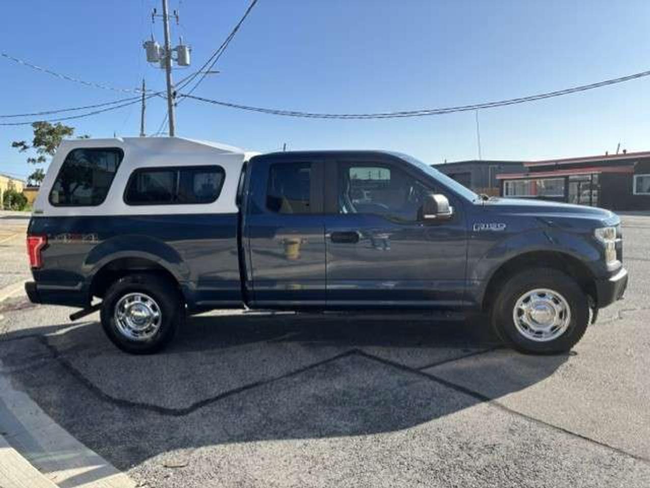 2017 Ford F-150 4X4 V6 ONLY 112KM-1 OWNER-2 SETS OF WHEELS Photo
