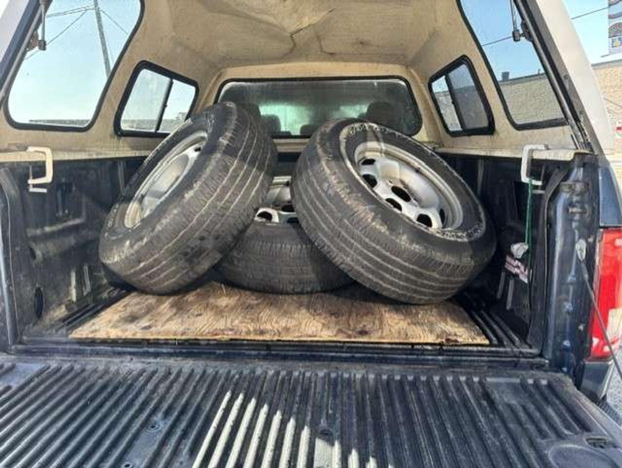 2017 Ford F-150 4X4 V6 ONLY 112KM-1 OWNER-2 SETS OF WHEELS Photo