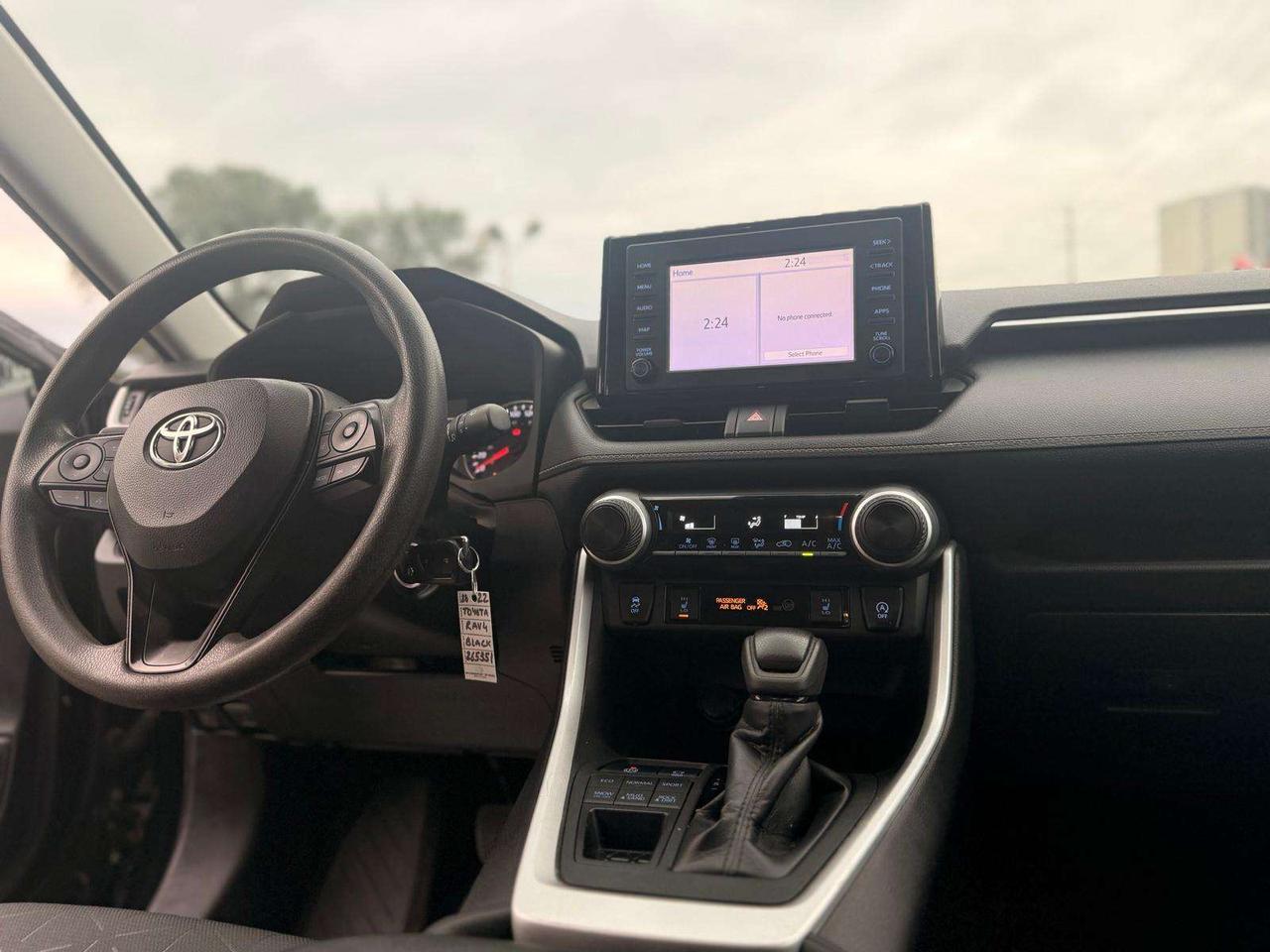 2022 Toyota RAV4 LE AWD Photo