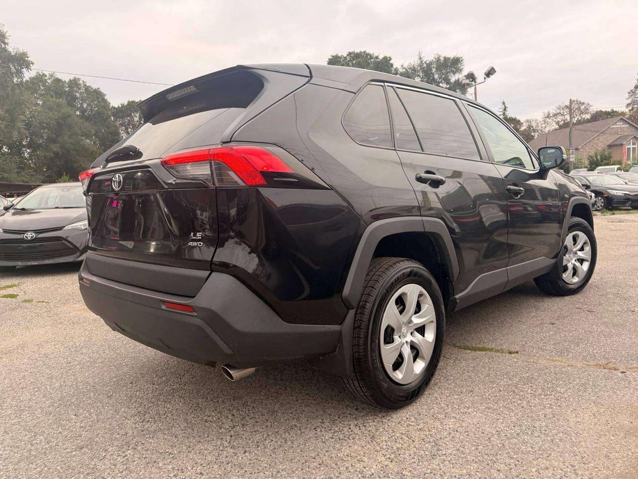 2022 Toyota RAV4 LE AWD Photo