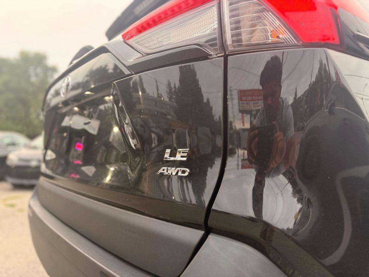 2022 Toyota RAV4 LE AWD Photo