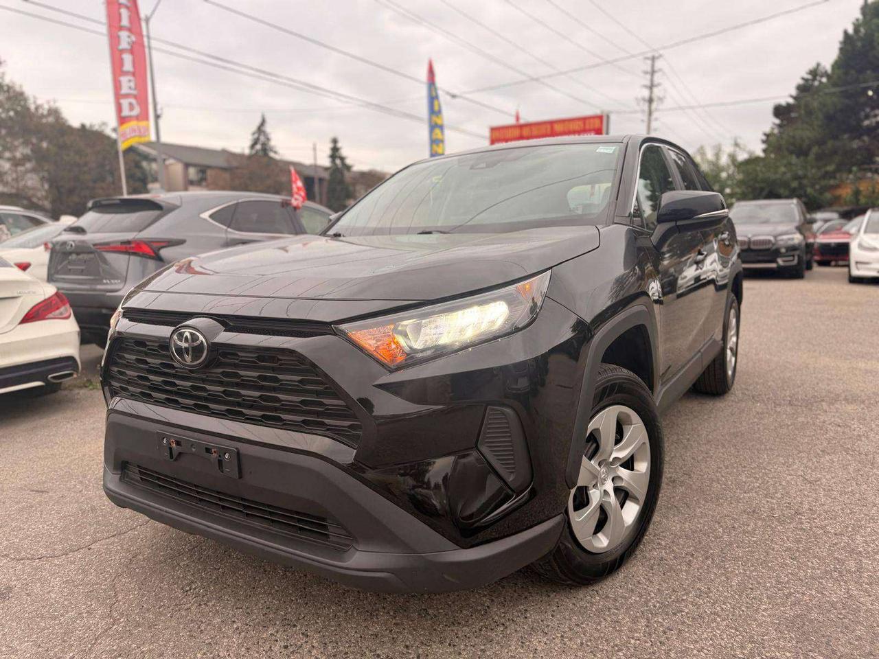 2022 Toyota RAV4 LE AWD Photo