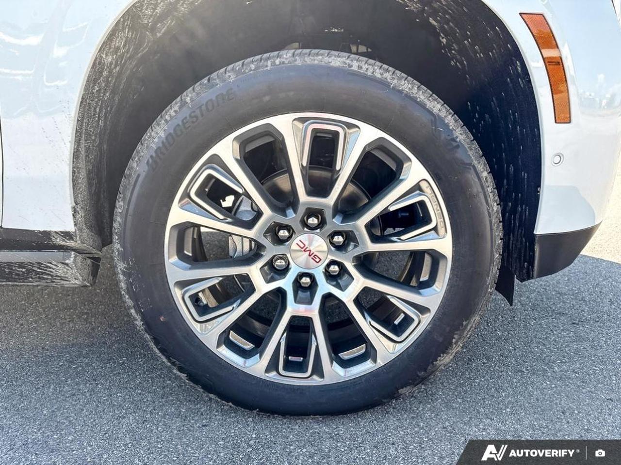 2027 GMC Yukon XL Denali 4dr 4x4 Photo