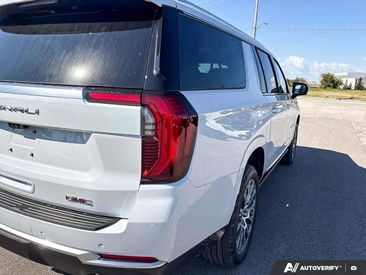 2027 GMC Yukon XL Denali 4dr 4x4 Photo