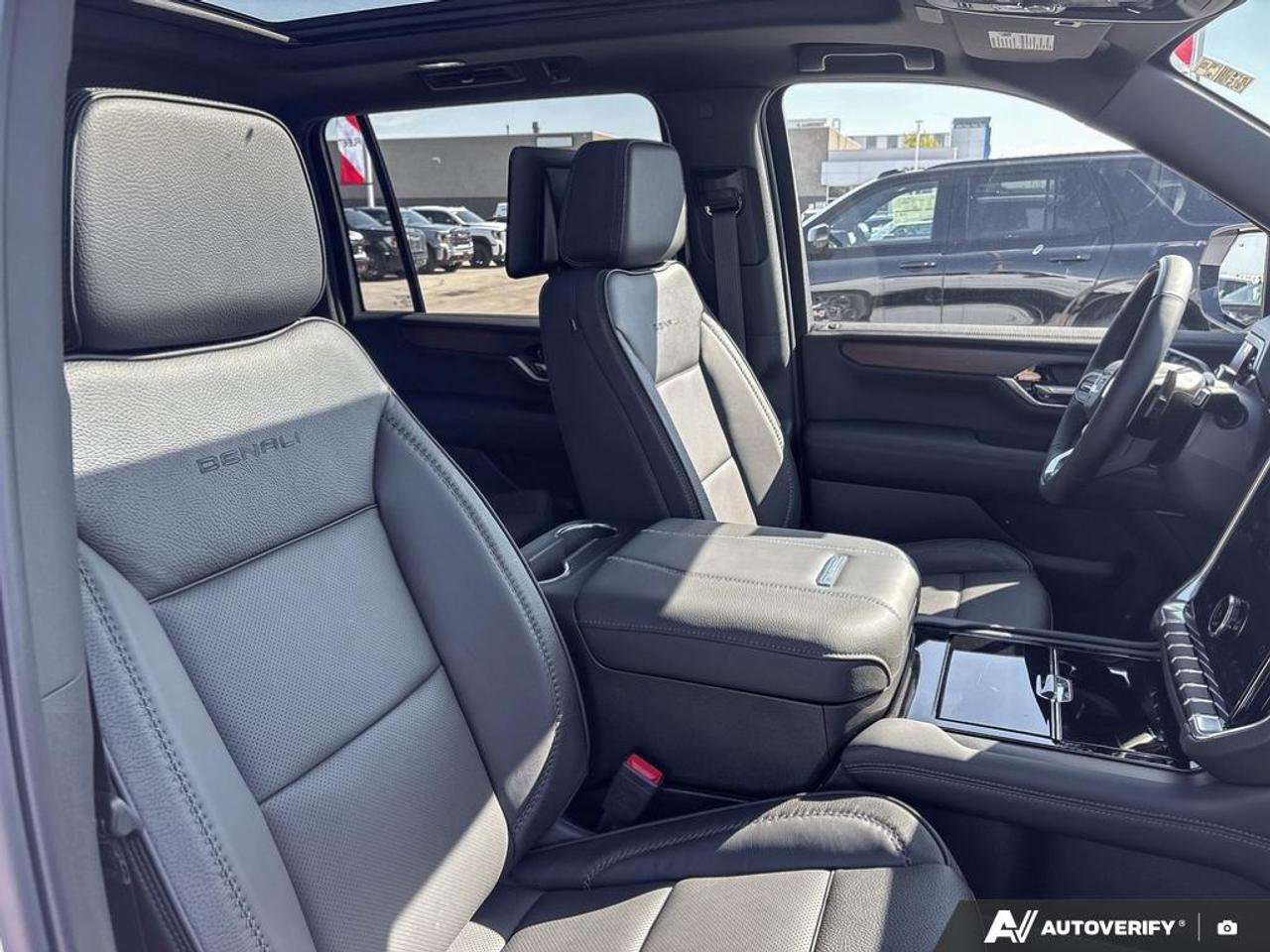 2027 GMC Yukon XL Denali 4dr 4x4 Photo