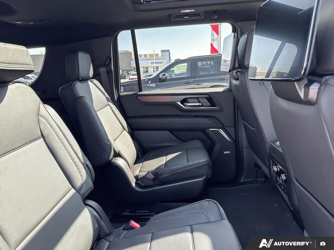 2027 GMC Yukon XL Denali 4dr 4x4 Photo