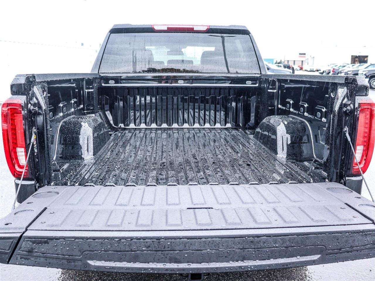 2026 GMC Sierra 1500 Crew Cab Short Box 4-Wheel Drive SLT Photo