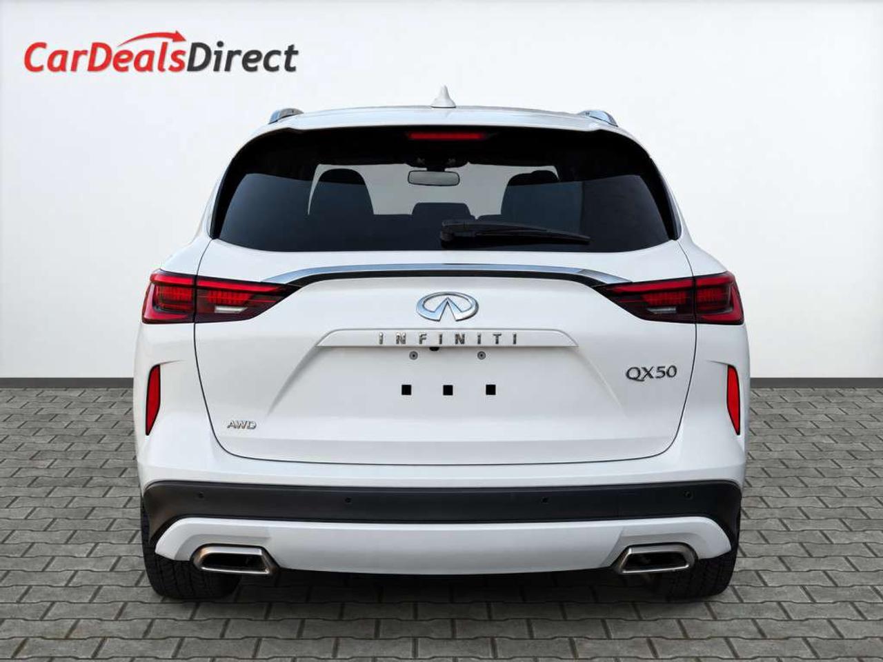 2021 Infiniti QX50 LUXE AWD / PANO / LEATHER / HEATED SEATS / HEATED WHEEL / CARPLAY / BACKUP CAM Photo
