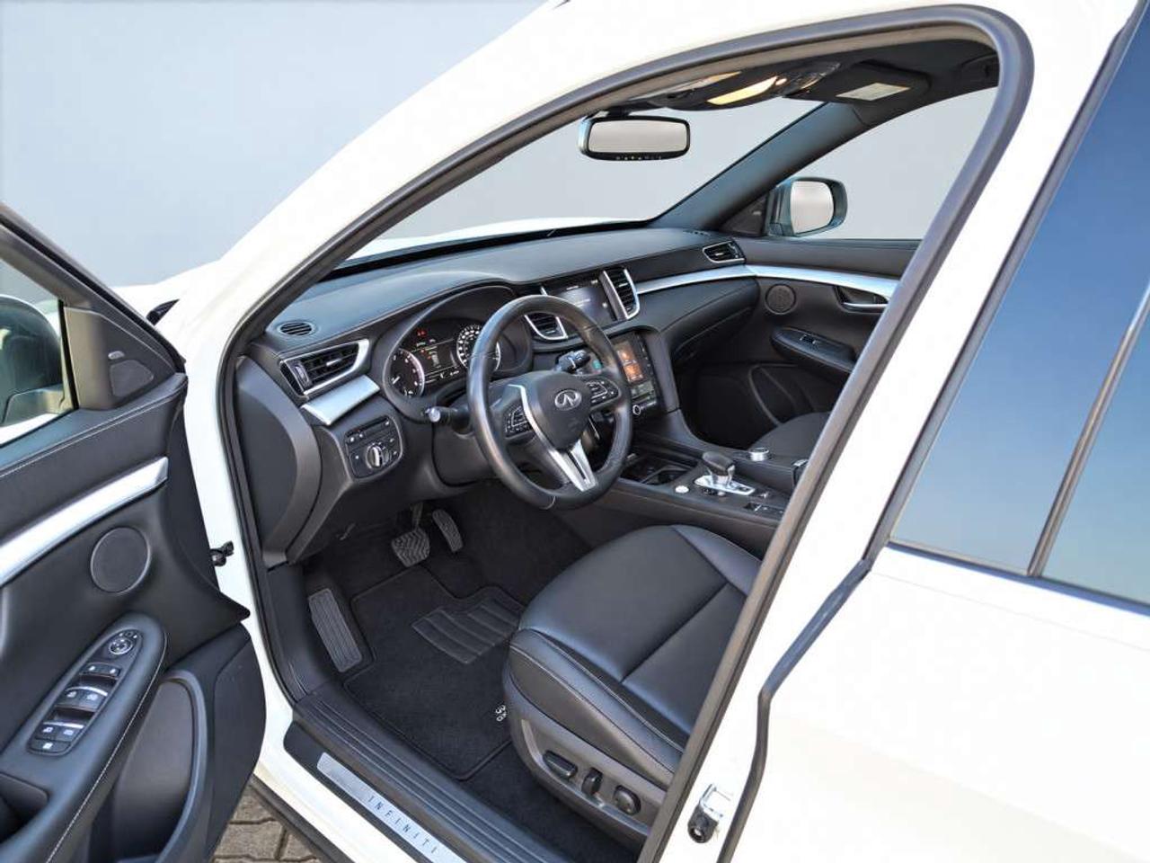 2021 Infiniti QX50 LUXE AWD / PANO / LEATHER / HEATED SEATS / HEATED WHEEL / CARPLAY / BACKUP CAM Photo