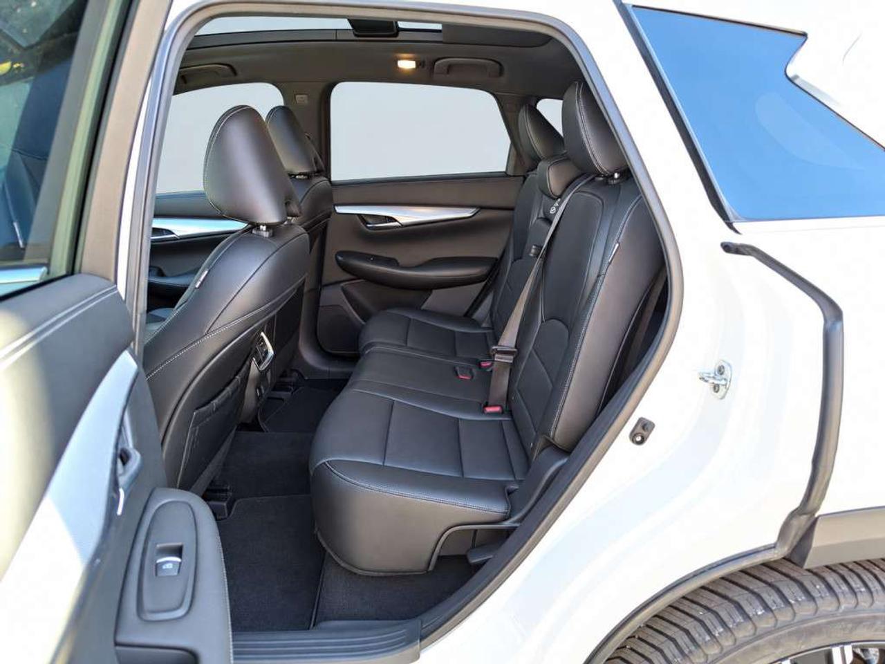 2021 Infiniti QX50 LUXE AWD / PANO / LEATHER / HEATED SEATS / HEATED WHEEL / CARPLAY / BACKUP CAM Photo