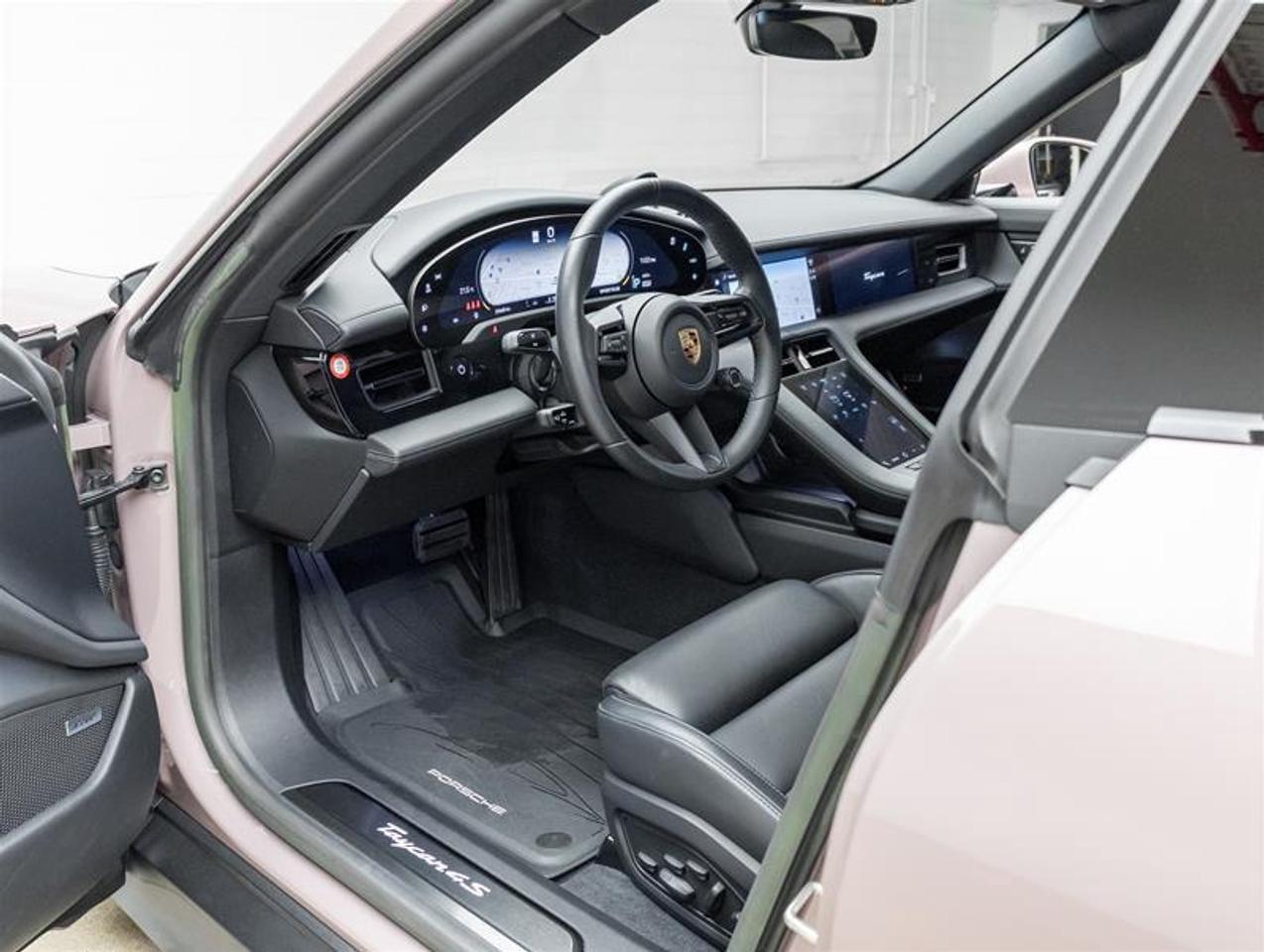 2023 Porsche Taycan  Photo