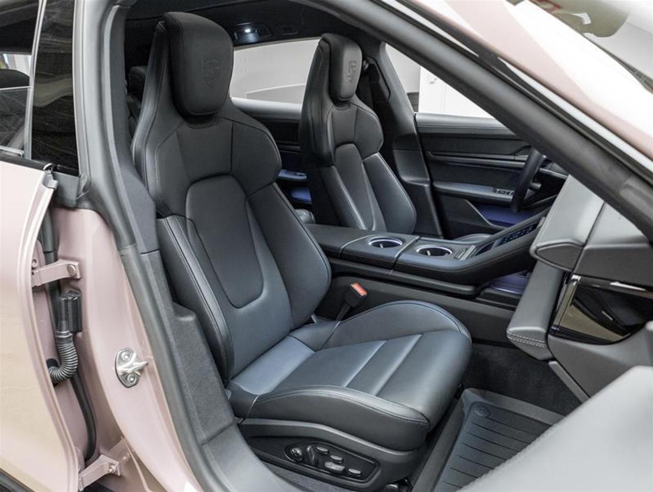 2023 Porsche Taycan  Photo