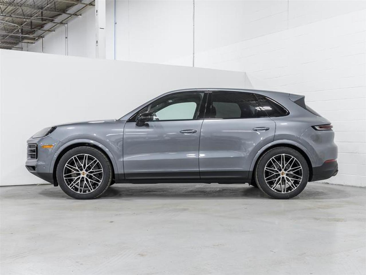 2026 Porsche Cayenne  Photo3