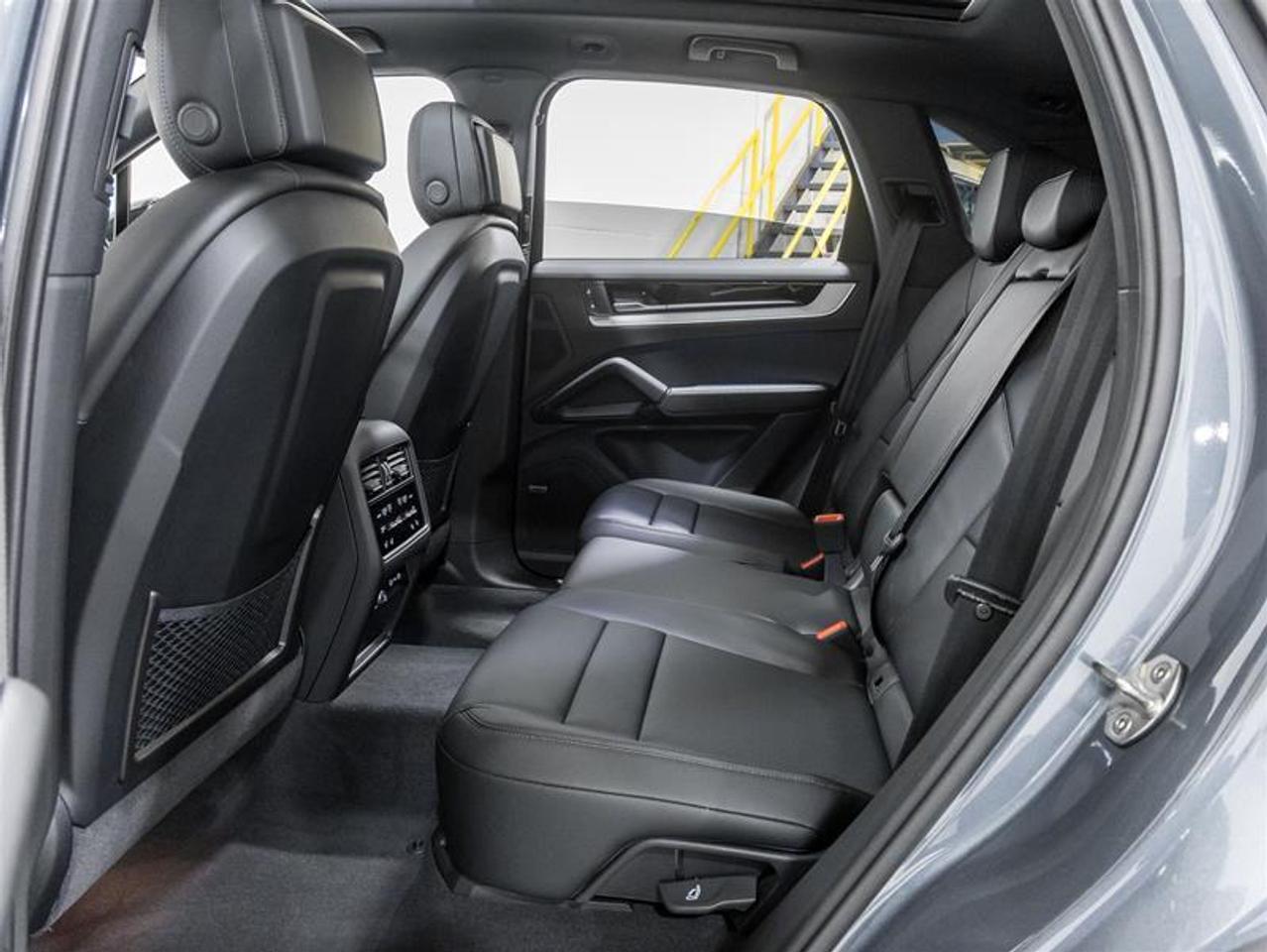 2026 Porsche Cayenne  Photo