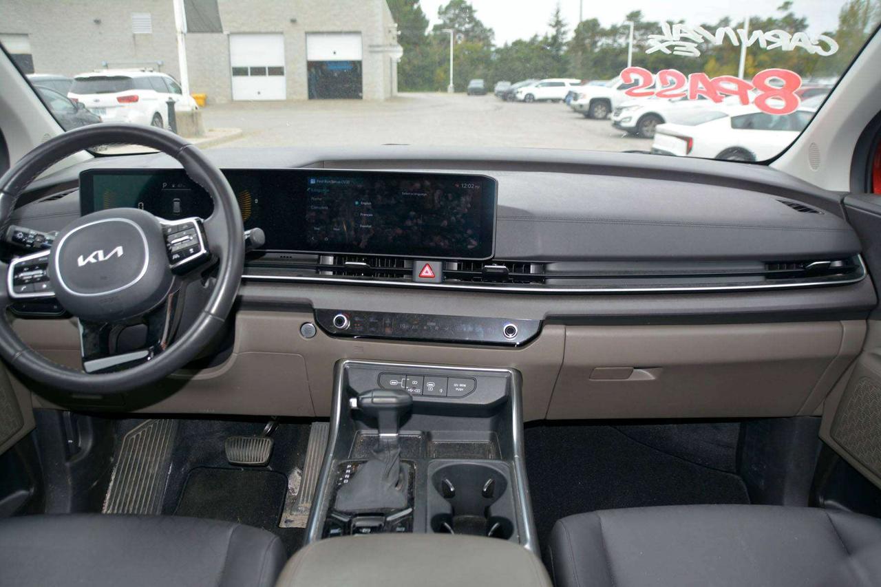 2025 Kia Carnival EX Photo4