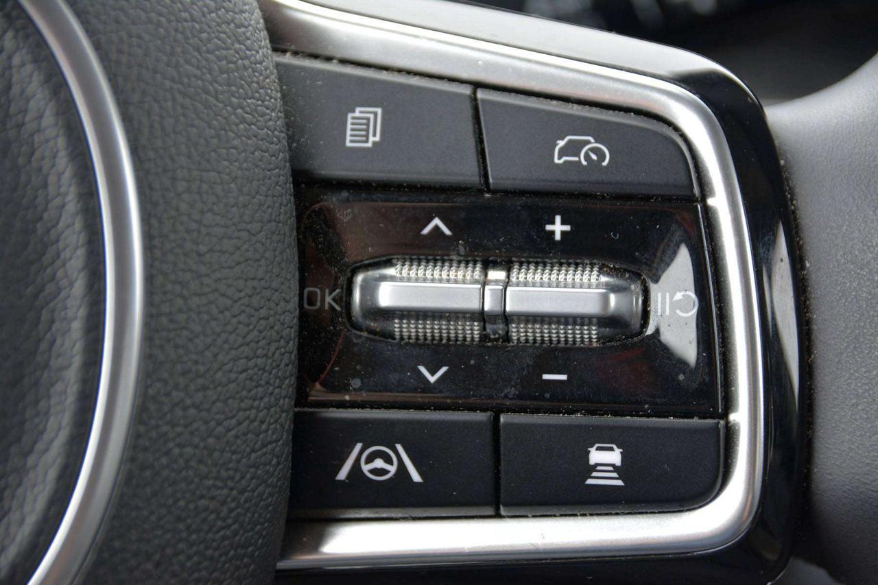 2025 Kia Carnival EX Photo
