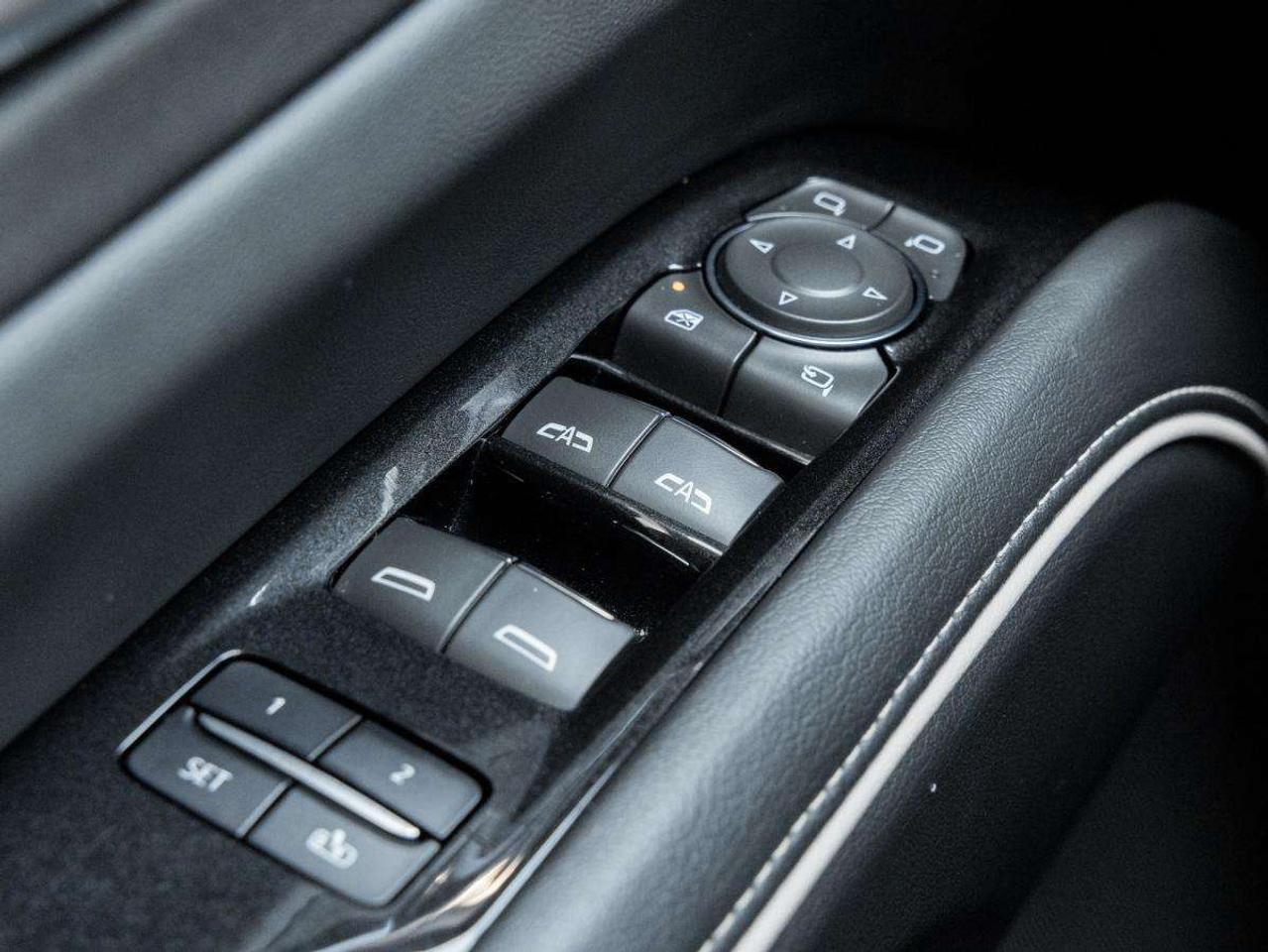 2022 Cadillac Escalade 4WD Premium Luxury Photo