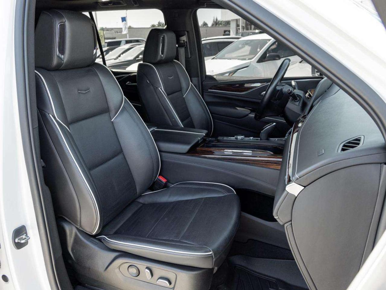 2022 Cadillac Escalade 4WD Premium Luxury Photo