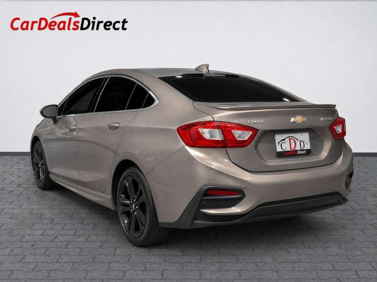 2017 Chevrolet Cruze LT Sedan   Apple CarPlay   Remote Start   Backup Camera   Clean CARFAX Photo