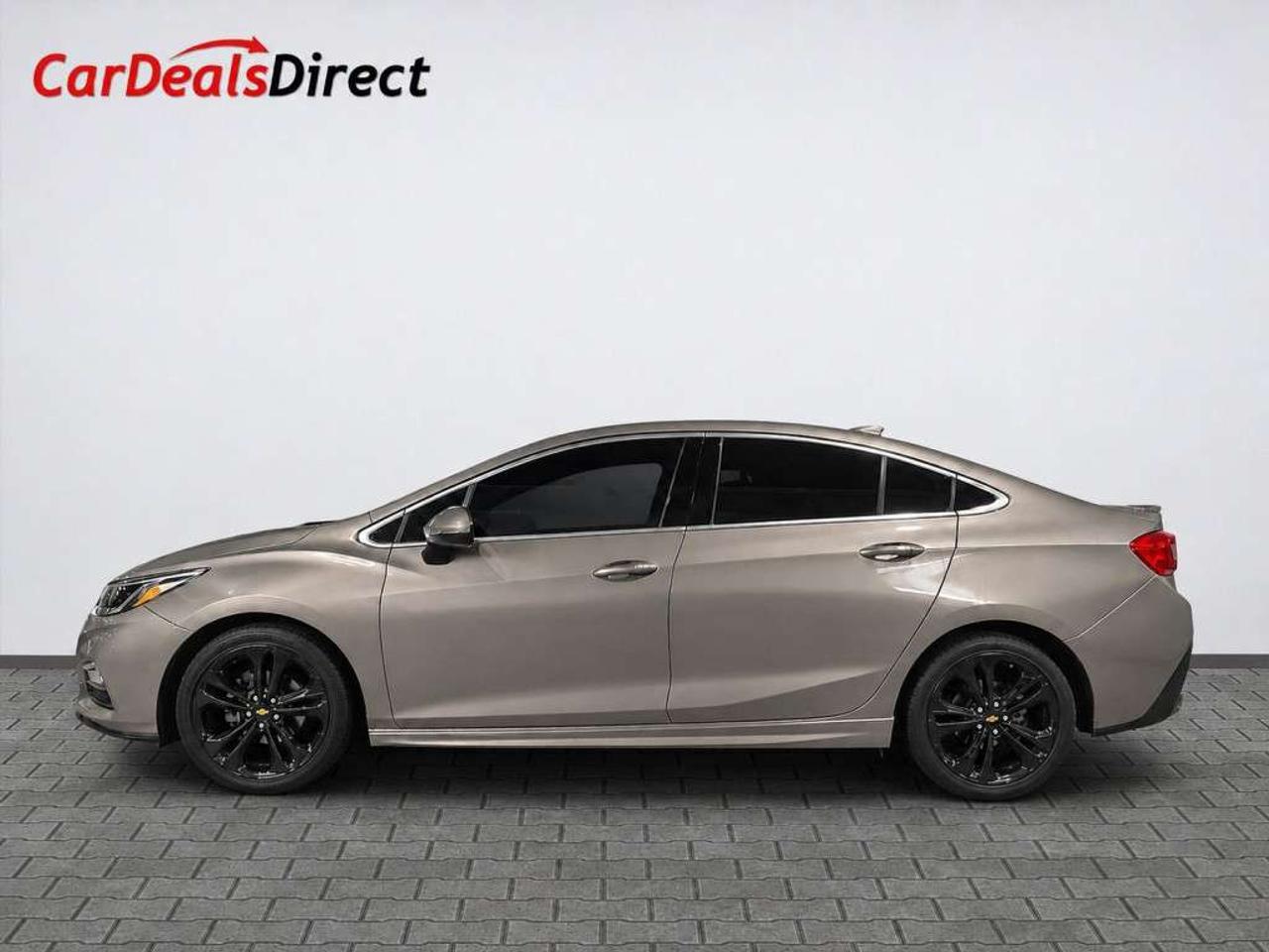 2017 Chevrolet Cruze LT Sedan   Apple CarPlay   Remote Start   Backup Camera   Clean CARFAX Photo2