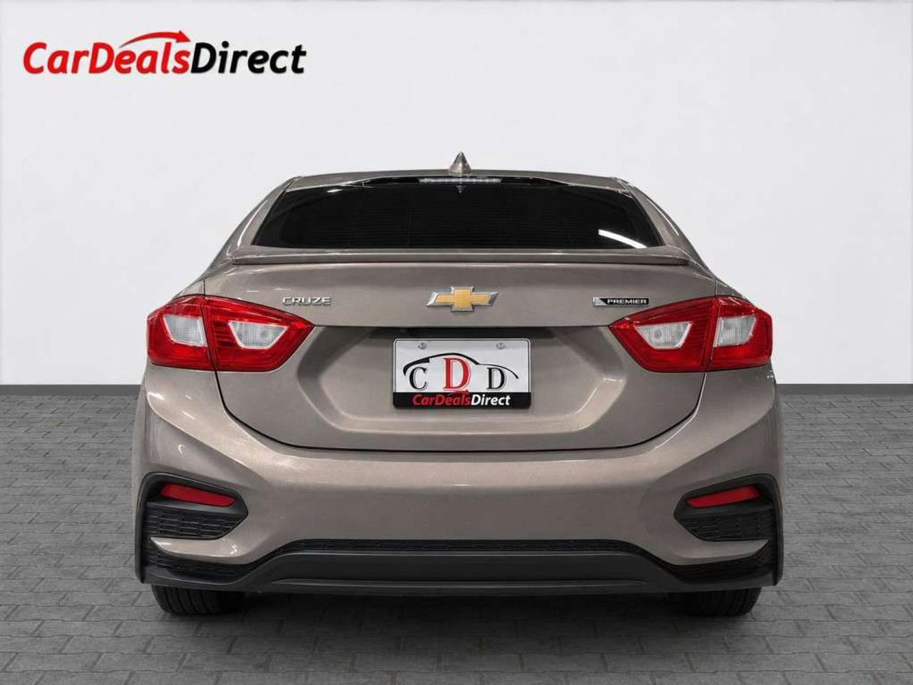 2017 Chevrolet Cruze LT Sedan   Apple CarPlay   Remote Start   Backup Camera   Clean CARFAX Photo
