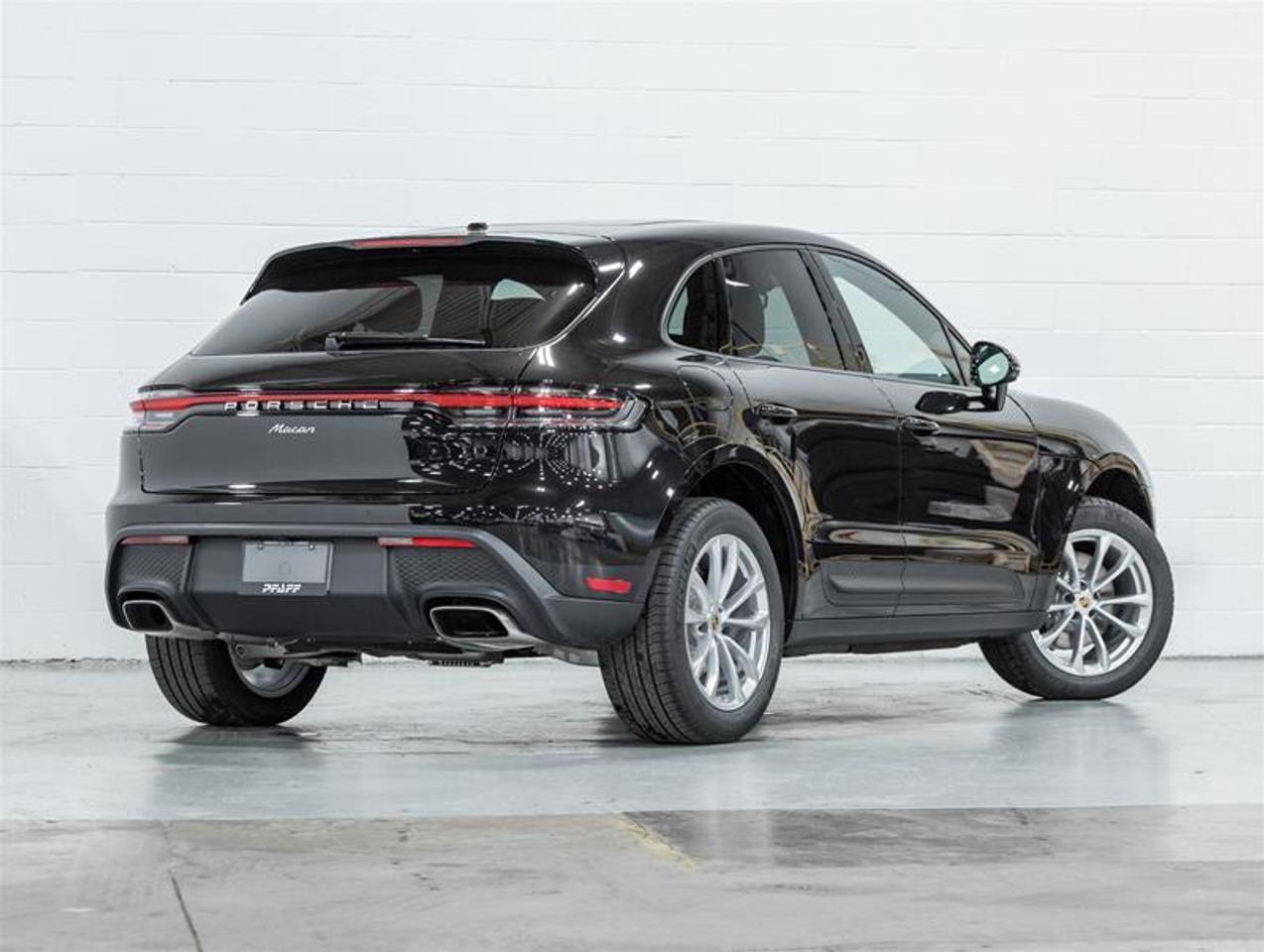 2026 Porsche Macan  Photo2