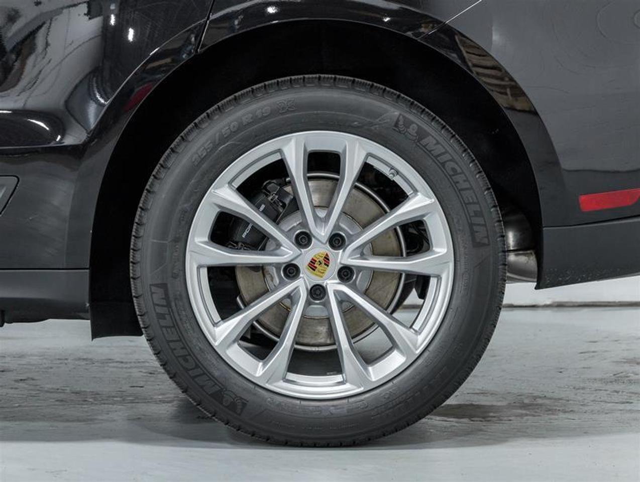 2026 Porsche Macan  Photo