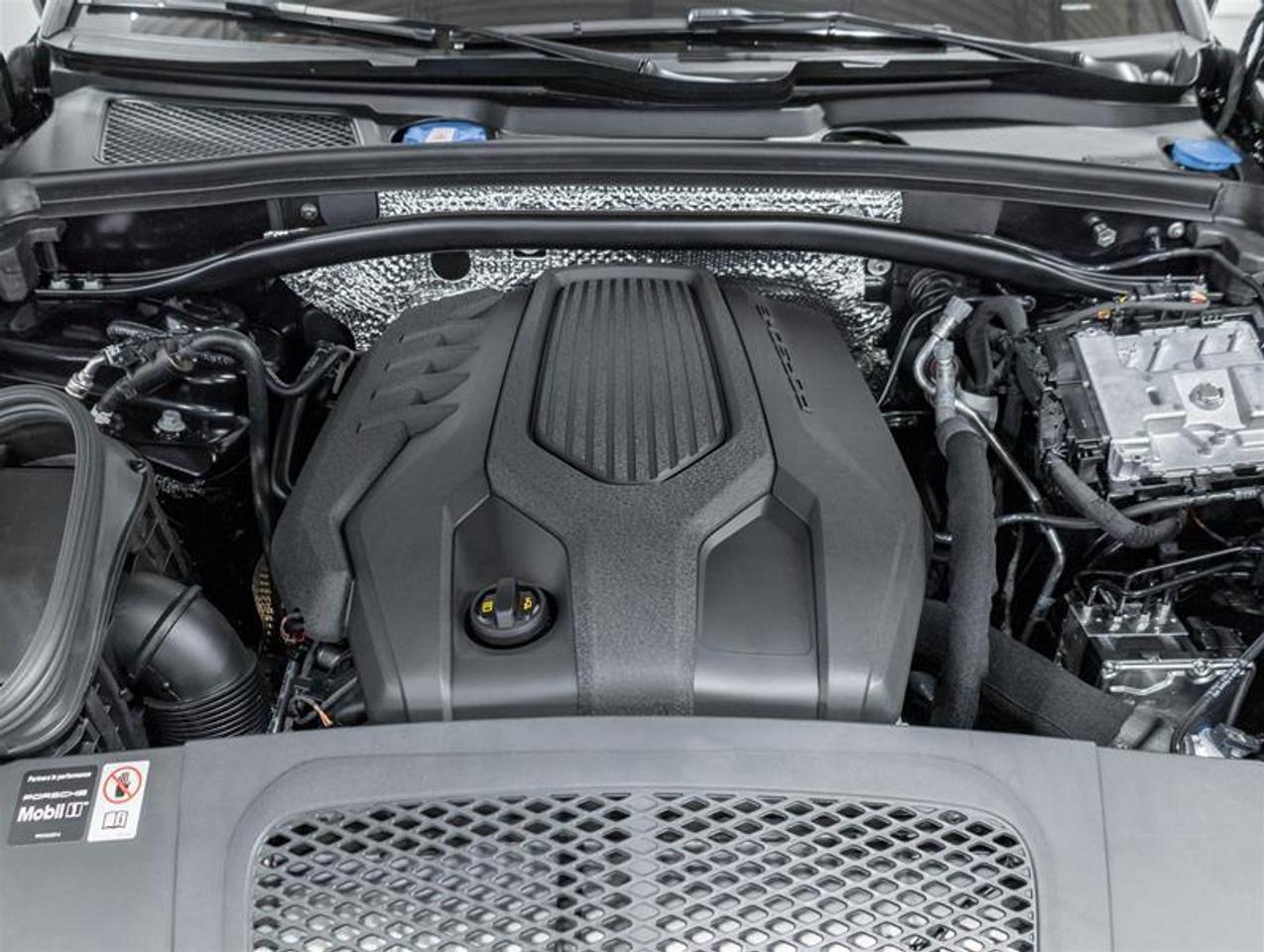 2026 Porsche Macan  Photo