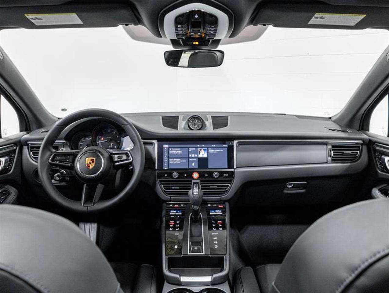 2026 Porsche Macan  Photo