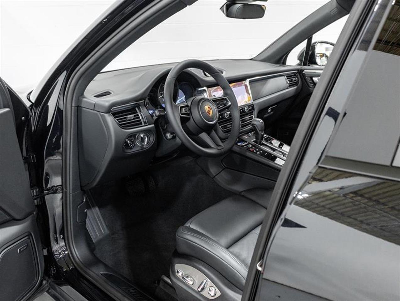 2026 Porsche Macan  Photo