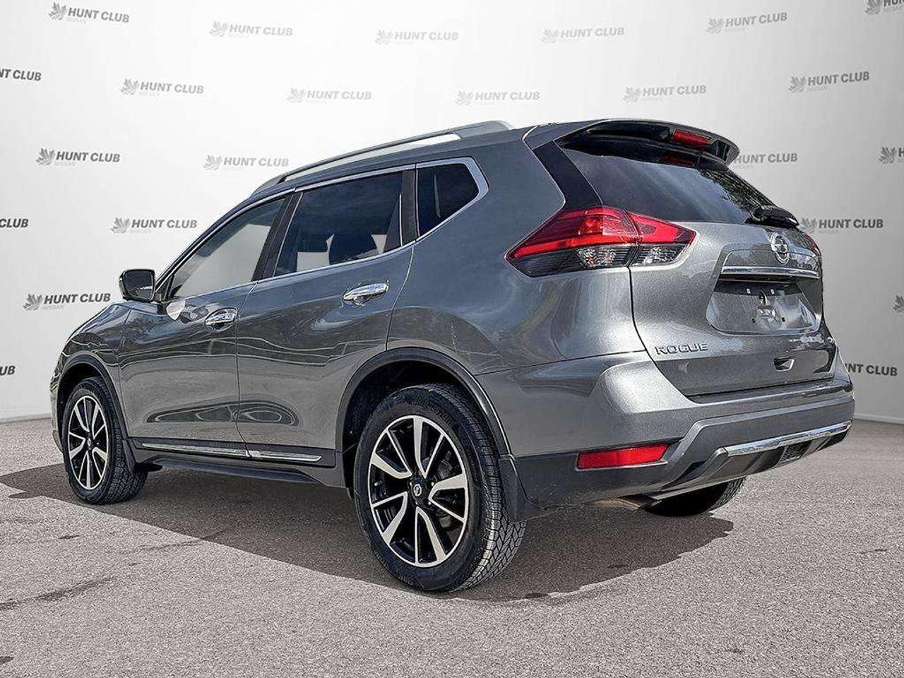 2017 Nissan Rogue SL (AS-IS) Photo
