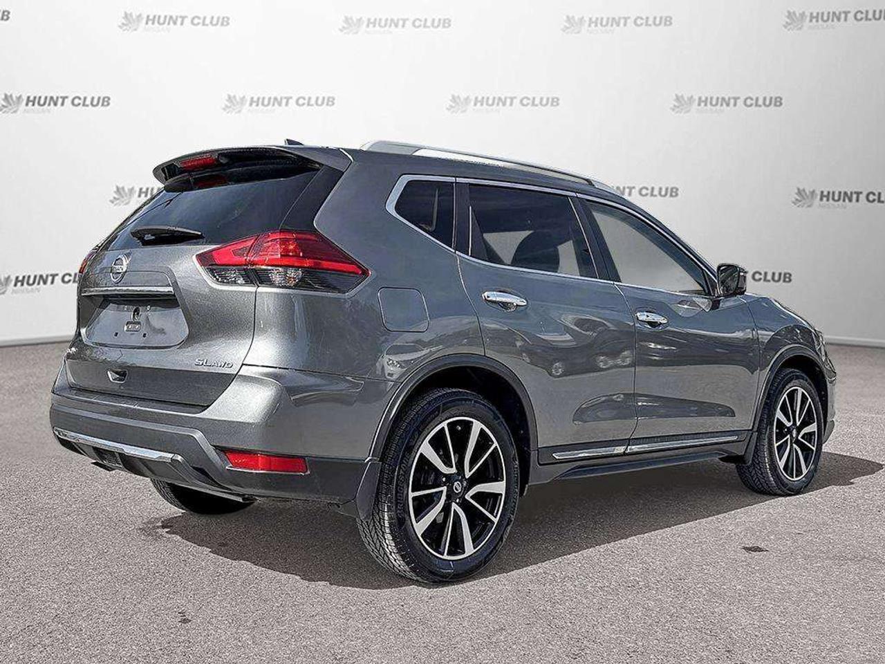 2017 Nissan Rogue SL (AS-IS) Photo