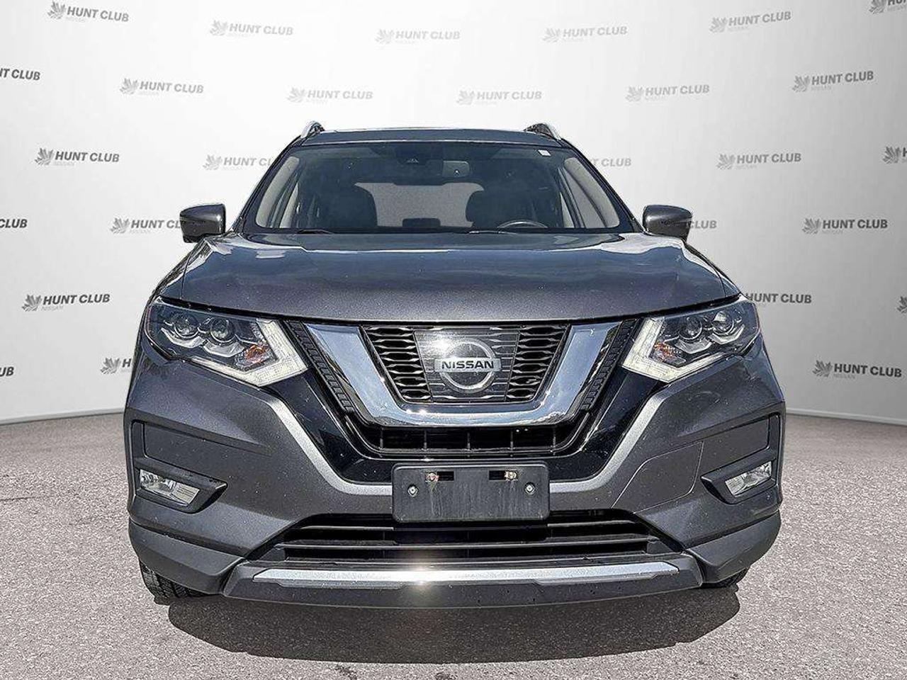 2017 Nissan Rogue SL (AS-IS) Photo