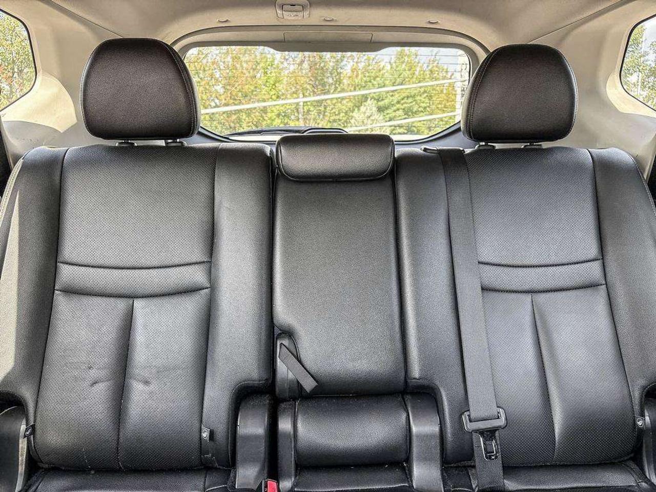 2017 Nissan Rogue SL (AS-IS) Photo