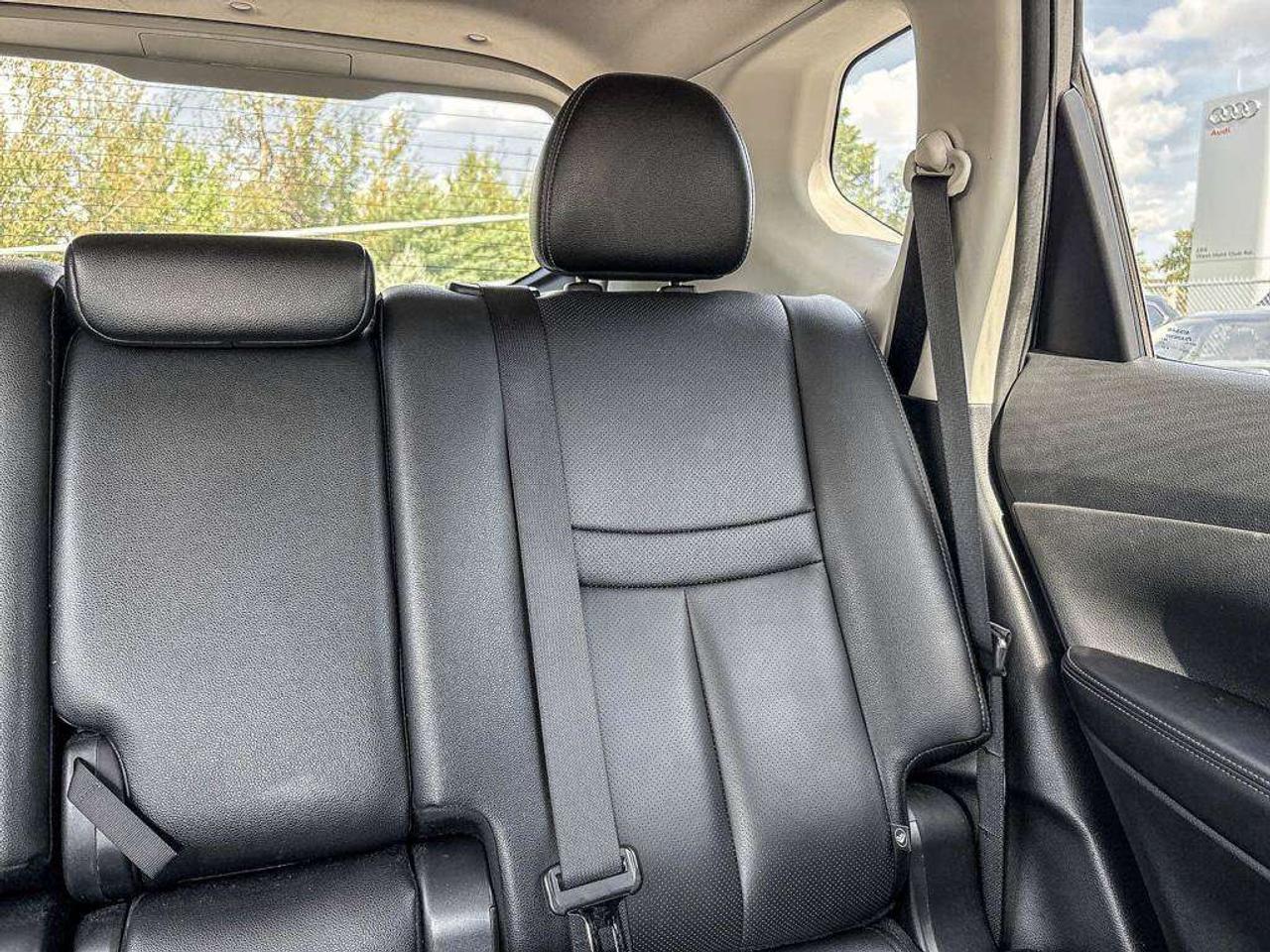 2017 Nissan Rogue SL (AS-IS) Photo