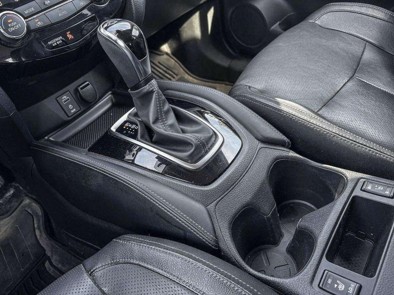 2017 Nissan Rogue SL (AS-IS) Photo