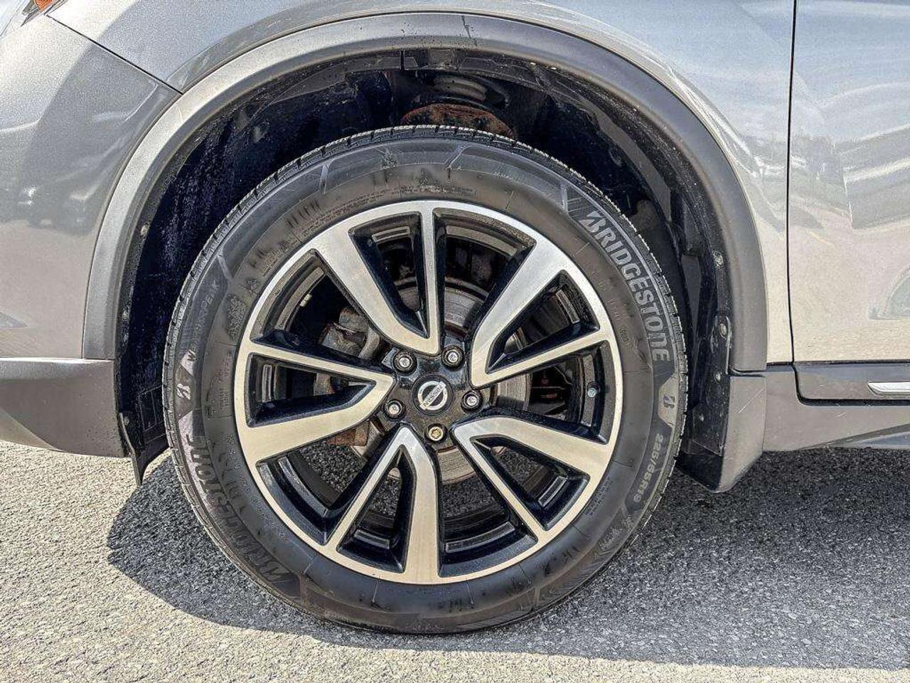 2017 Nissan Rogue SL (AS-IS) Photo