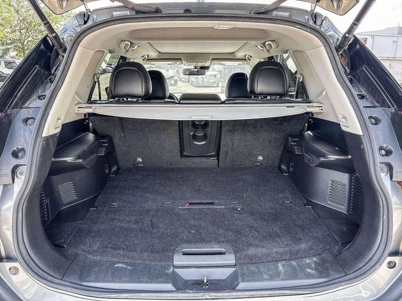 2017 Nissan Rogue SL (AS-IS) Photo
