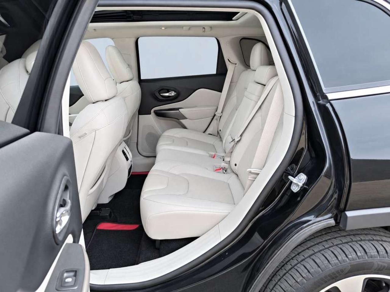 2019 Jeep Cherokee LIMITED / Leather / NAVI / Panoramic Roof / Heated Seats / Backup Cam / Remote Start Photo