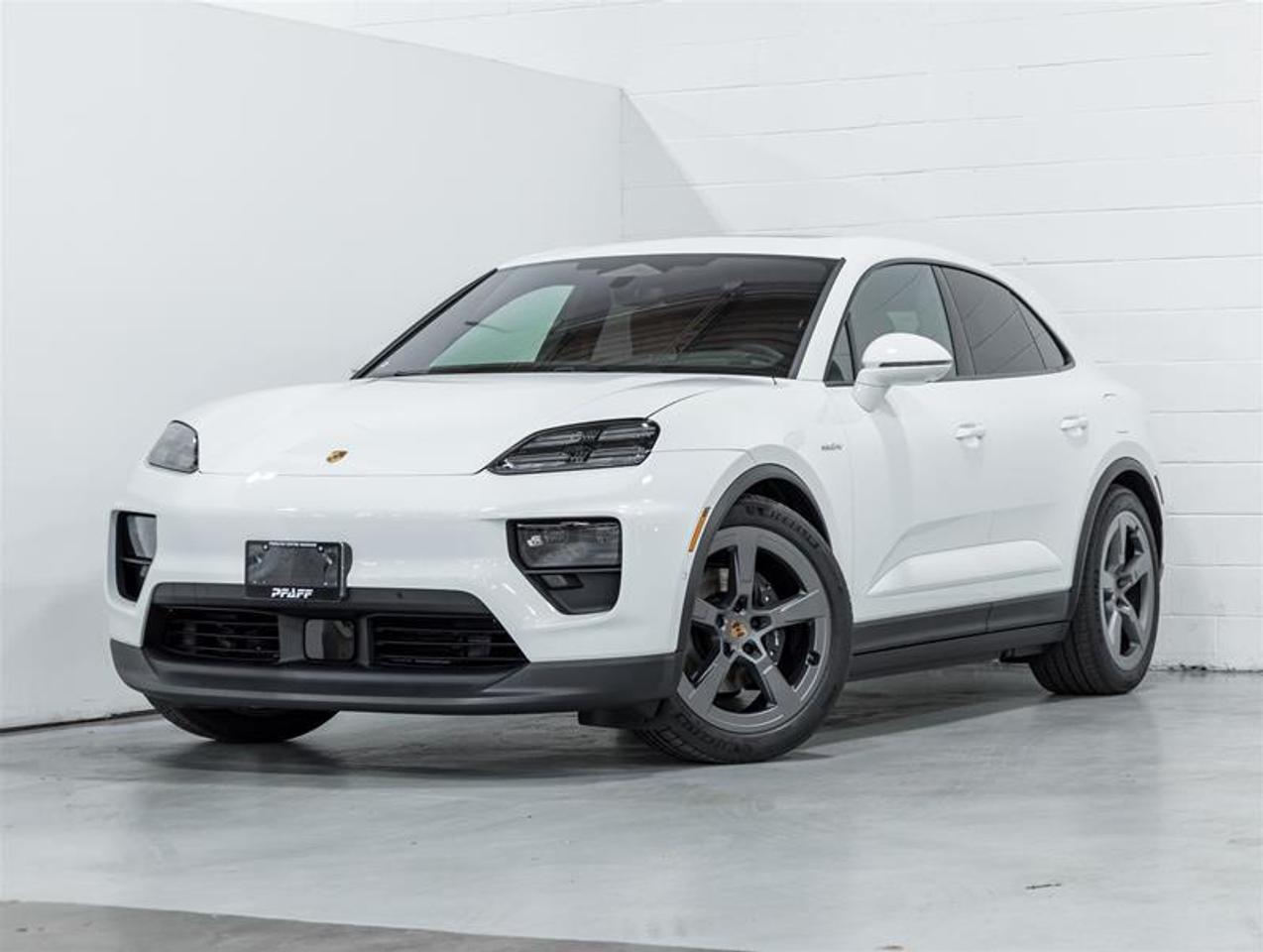 2026 Porsche Macan  Photo