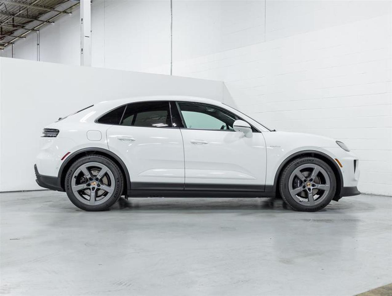 2026 Porsche Macan  Photo