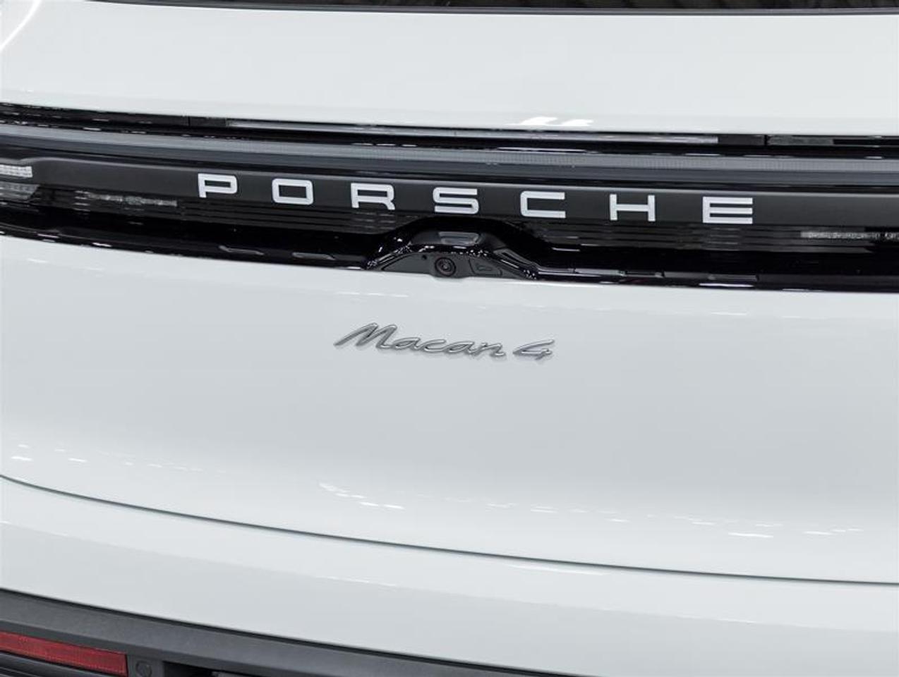 2026 Porsche Macan  Photo