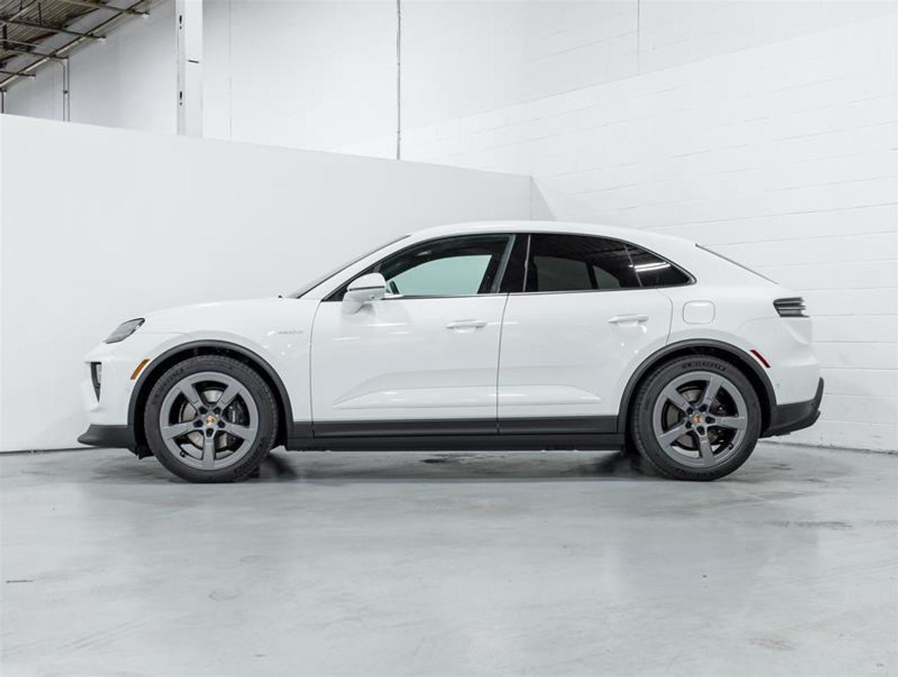 2026 Porsche Macan  Photo