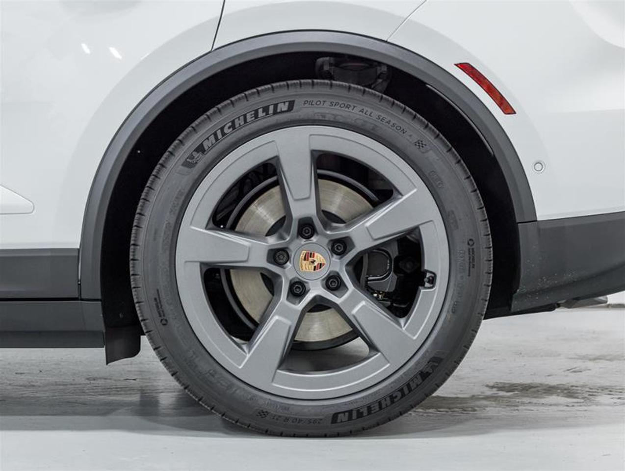 2026 Porsche Macan  Photo