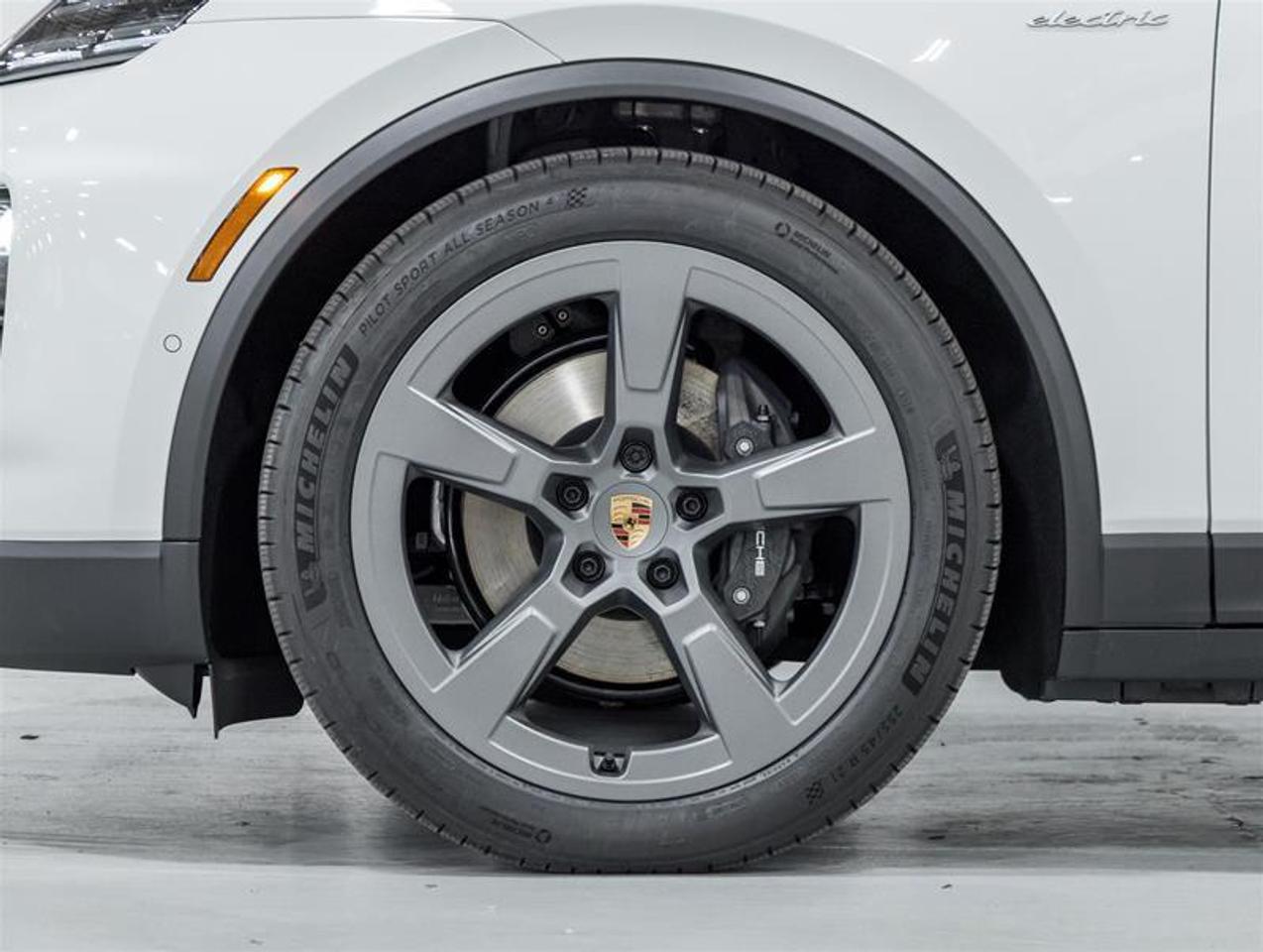 2026 Porsche Macan  Photo