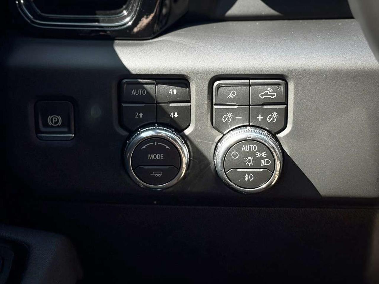 2026 GMC Sierra 1500 AT4   AT4 PREMIUM   HEAD-UP DISPLAY   SUNROOF   360 CAMERA   BOSE AUDIO   VENTILATED SEATS Photo