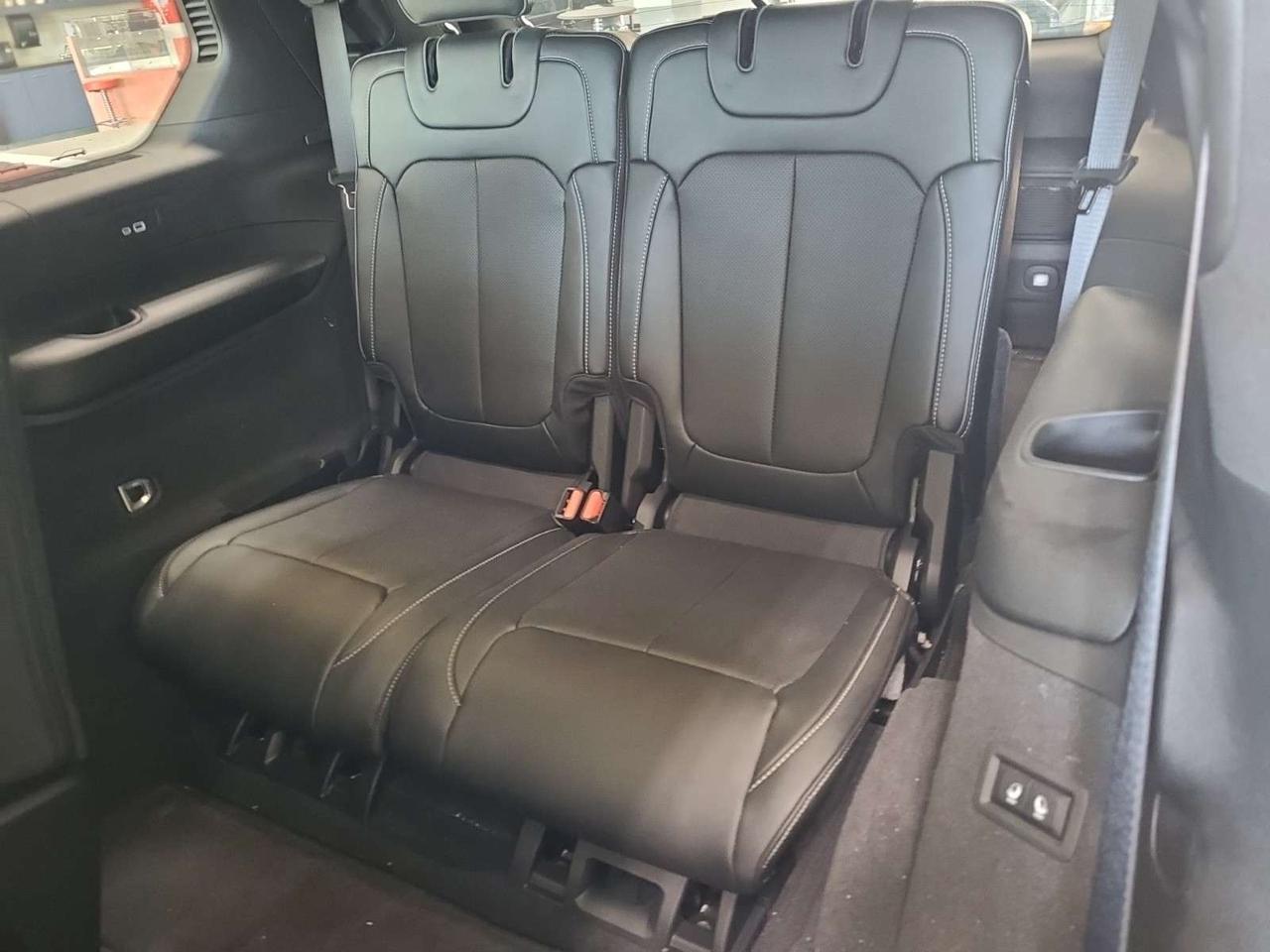 2025 Jeep Grand Cherokee Overland   SEATBACK SCREENS   MASSAGING LEATHER   MCINTOSH AUDIO   NIGHT VISION   PANORAMIC SUNROOF Photo