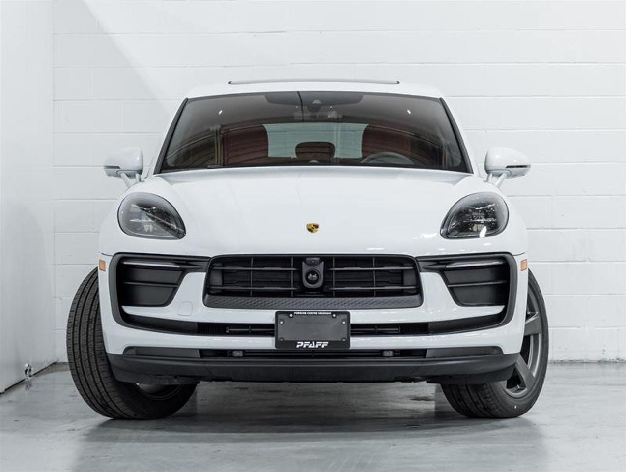 2026 Porsche Macan  Photo