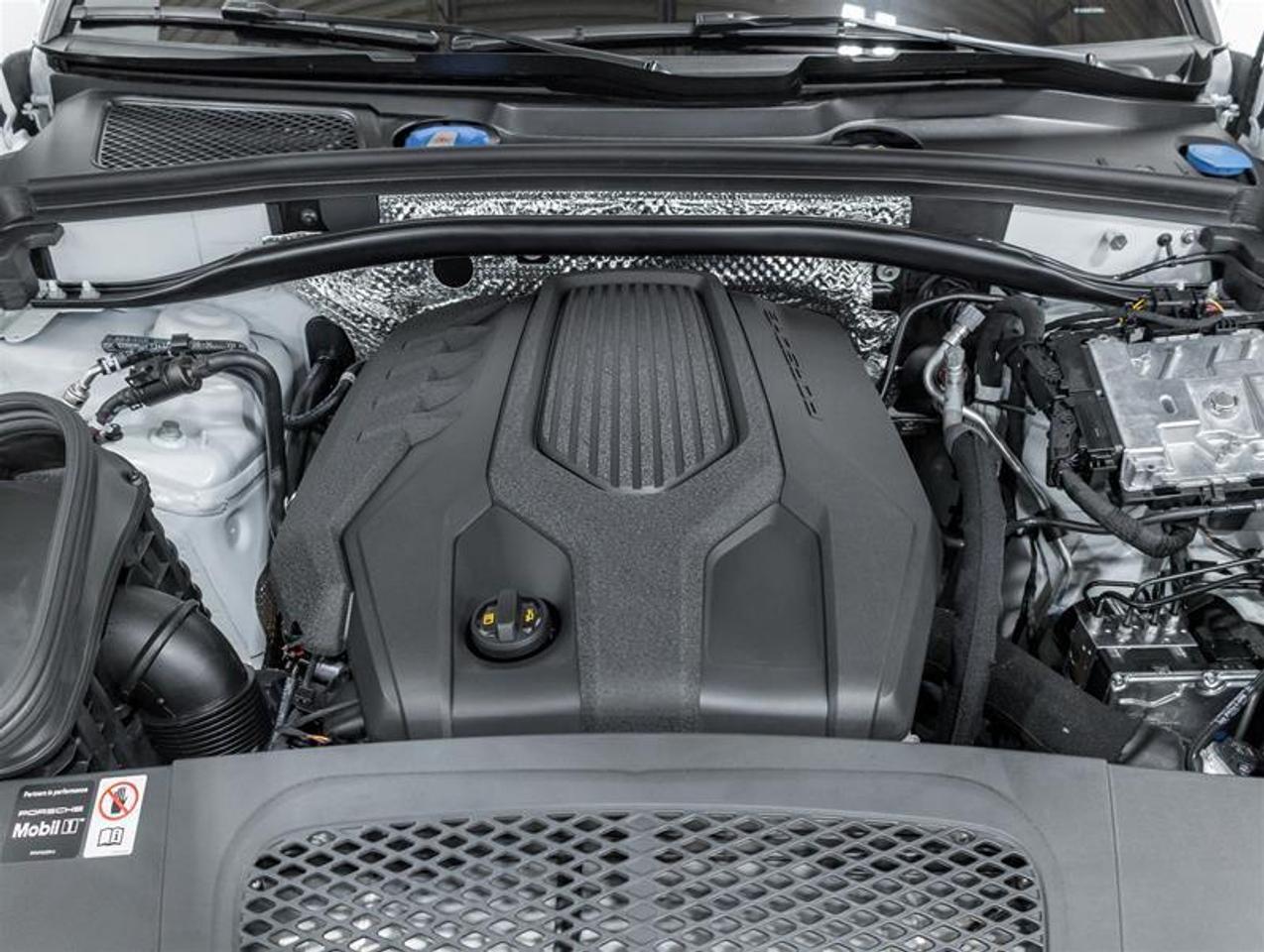 2026 Porsche Macan  Photo