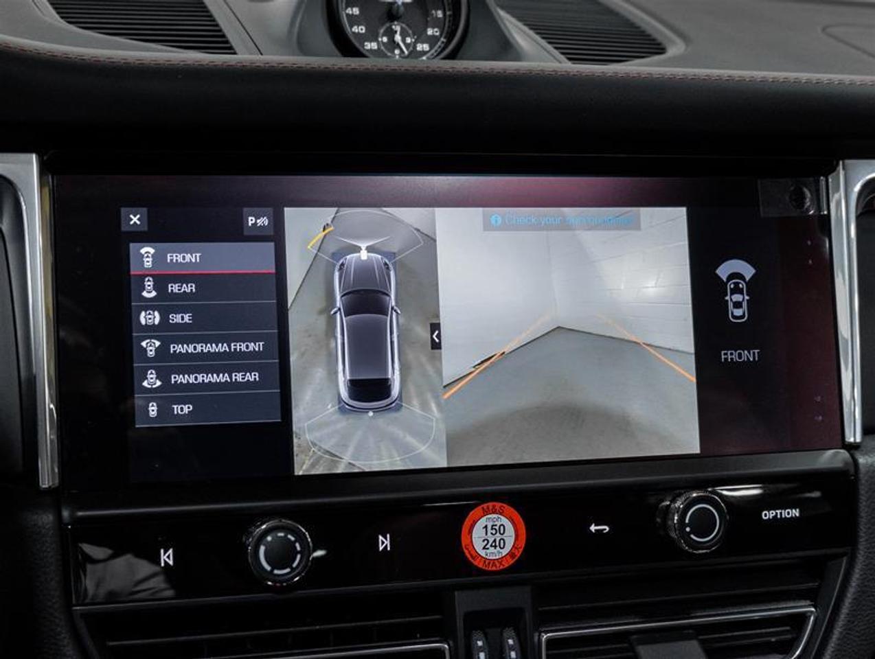2026 Porsche Macan  Photo